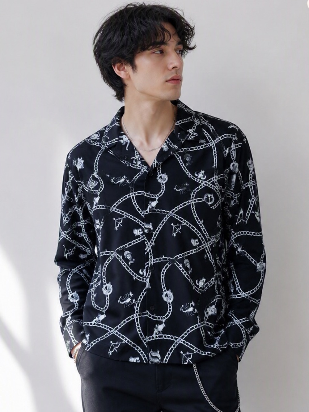Urban Outfitters Men’s Graphic Button‑Down Shirt Black Chain Cherub Print